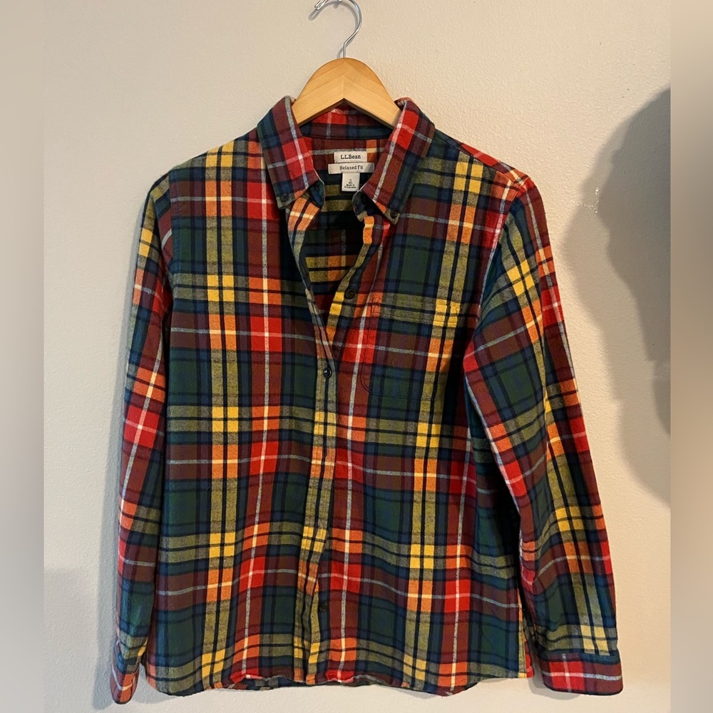LL Bean Women’s Button Down Shirt Small